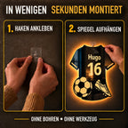 Befestigung mit Klebehaken und Aufhängen des Fußballspiegels.